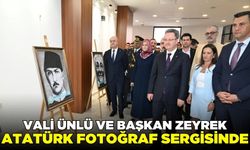 Vali Ünlü,  Zafer Bayramı kutlamaları kapsamında Atatürk fotoğraf sergisini ziyaret etti