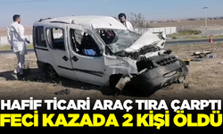 Hafif ticari araç tıra çarptı! 2 kişi öldü 3 kişi yaralandı