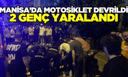 Manisa'da motosikletin devrildiği kazada 2 kişi yaralandı