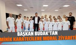 Başkan Budak, minik karatecilerle bir arada!