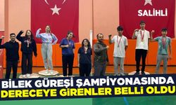 Salihli'de gençler bilek güreşinde yarıştı