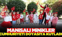 Manisalı miniklerin cumhuriyet coşkusu