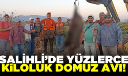 Salihli'de dev yaban domuzu avı