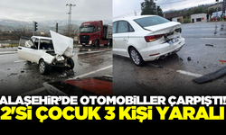 Alaşehir'de iki otomobil çarpıştı: 3 yaralı