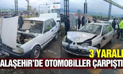 Alaşehir'de iki otomobil çarpıştı: 3 yaralı