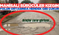 Fatih Sanayi Sitesinde çukur yollar vatandaşı çileden çıkardı