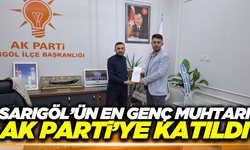 Sarıgöl'ün en genç muhtarı AK Parti'ye üye oldu