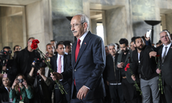 Kılıçdaroğlu Anıtkabir’de Cesaret eden kazanır, biz Ata'mızdan öyle öğrendik