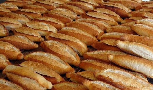 Manisa'da Halk ekmek noktaları artmaya devam ediyor