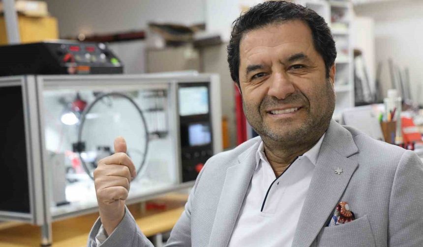 Türk profesör, fiziğin meşhur Coulomb Kanunu’nu cihaza dönüştürdü