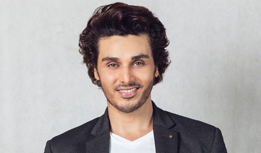 Ahsan Khan Darakhzai Khan rolünde