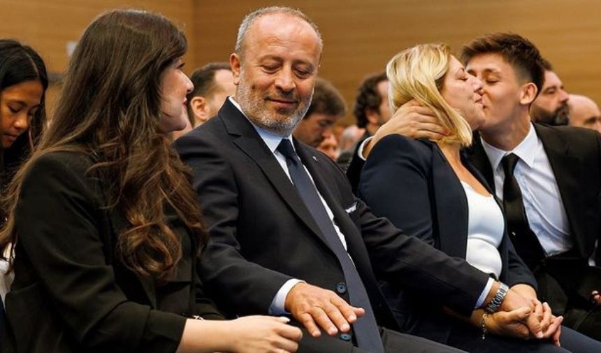 İmza töreninin en akılda kalan olaylarından biriside Arda Güler'in annesi Serap Güler'in gözyaşlarına hakim olamaması olmuştu. 