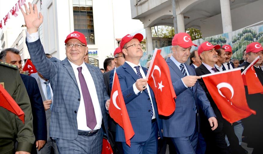 Manisada Cumhuriyetin 100 Yılı coşkusu başladı 1
