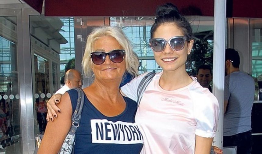 Ayşen Şener kimdir Demet Özdemir'in annesi kaç yaşında nerelidir (1)