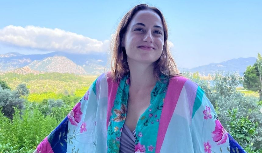 Nazlı Bulum Annesi Kimdir (2)