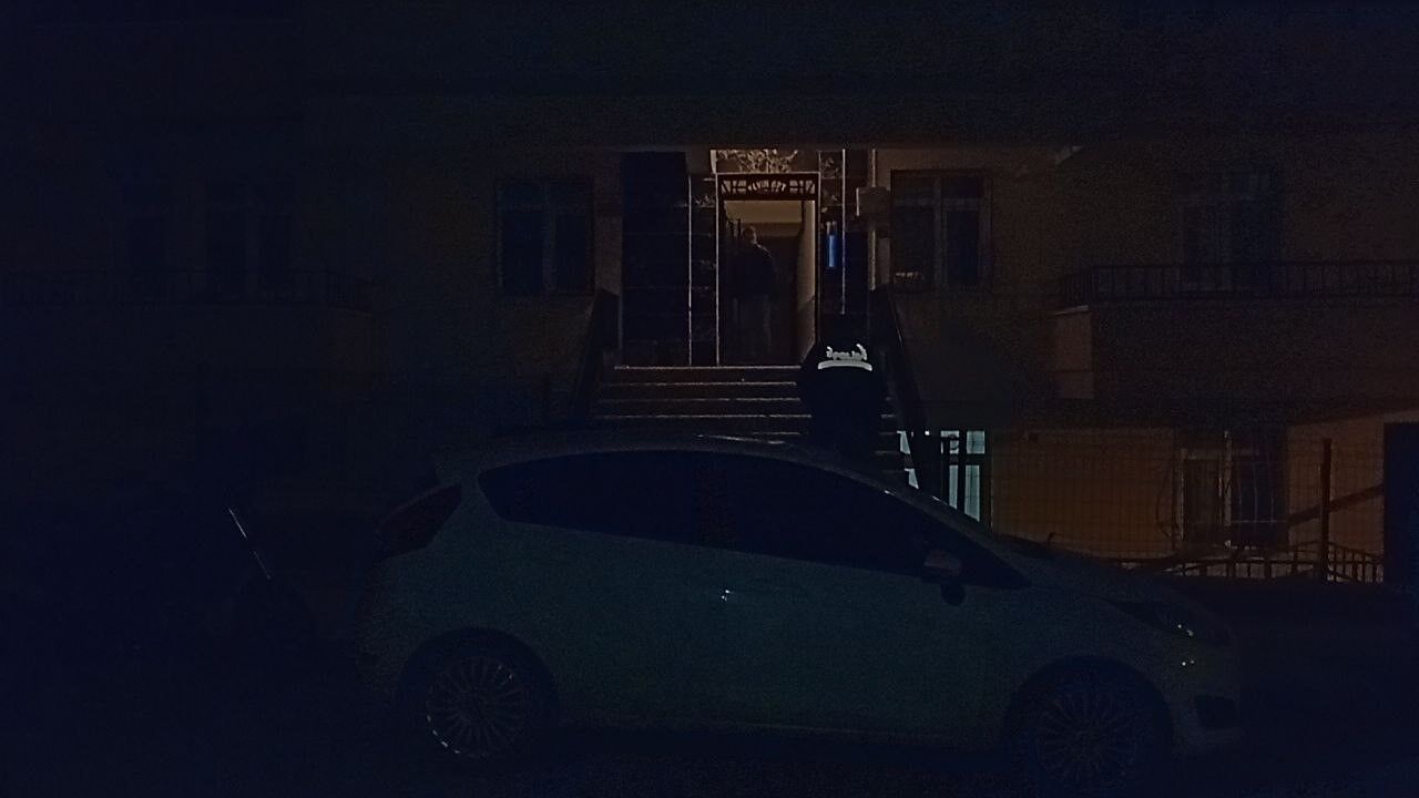 Av Tüfeği Ile Kendini Vurduu (2)