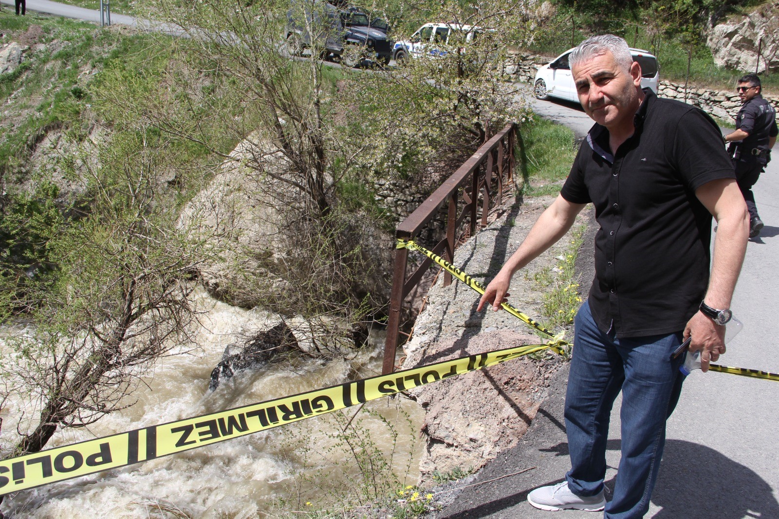 Dengesini Kaybeden Yaşlı Adam Köprüden Dereye Düştü! (3)