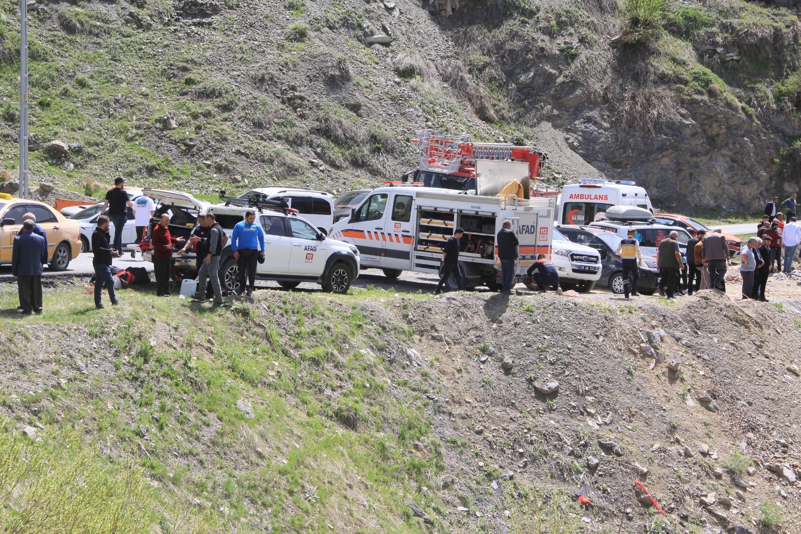 Dengesini Kaybeden Yaşlı Adam Köprüden Dereye Düştü! (4)