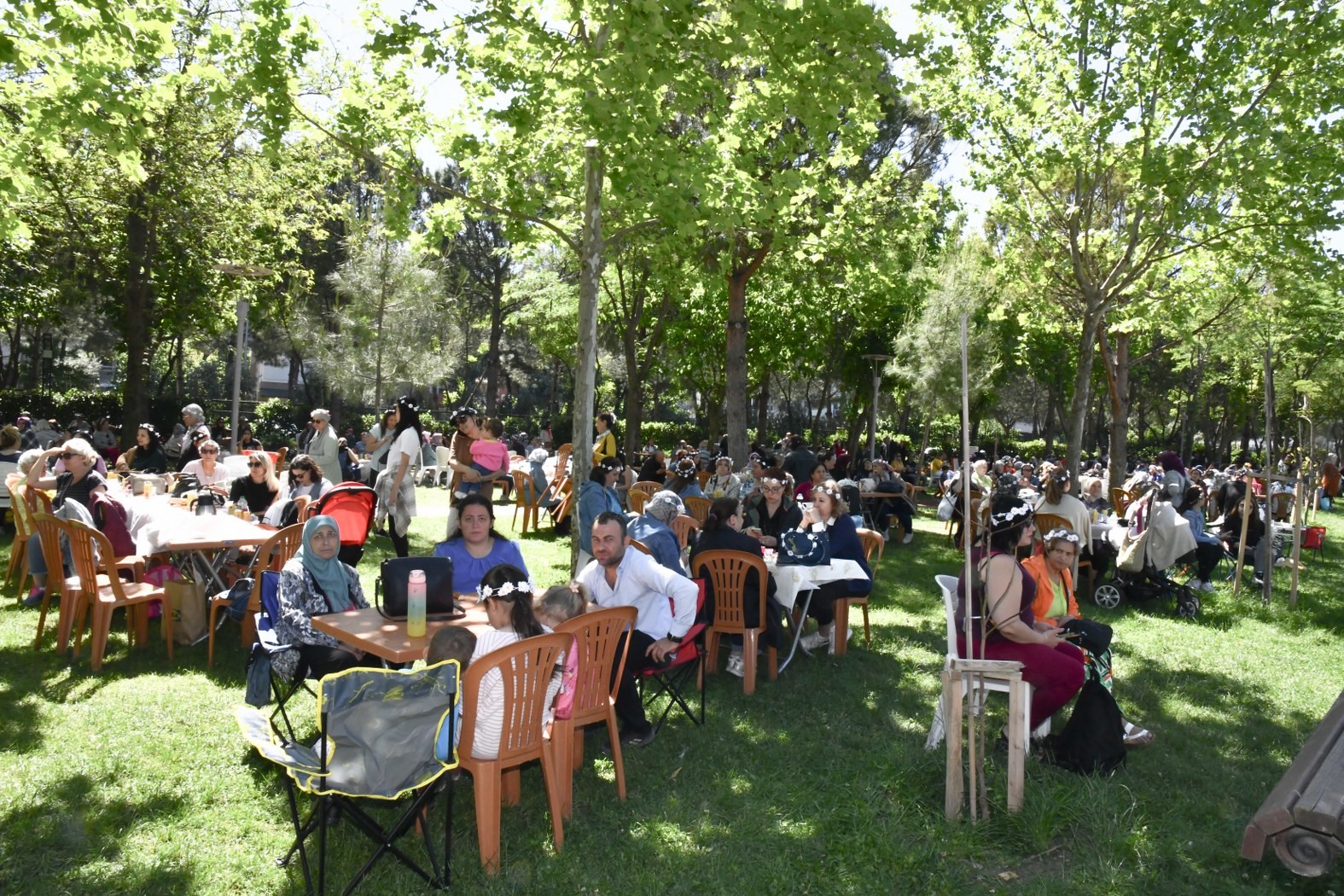 Manisa'da hıdırellez coşkusu Atatürk Kent Park'ı sardı!-1
