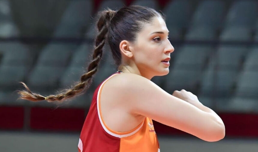 Barış Alper Yılmaz Sevgilisi Kim Barış Alper Ile İlkin Aydın Sevgili Mi (2)