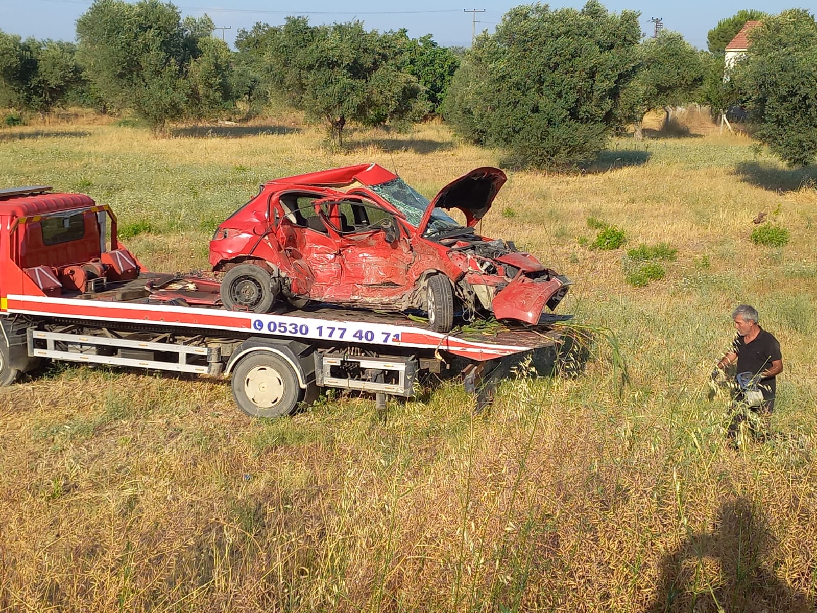 Manisa'da eski Muradiye yolunda feci kaza! 2 yaralı