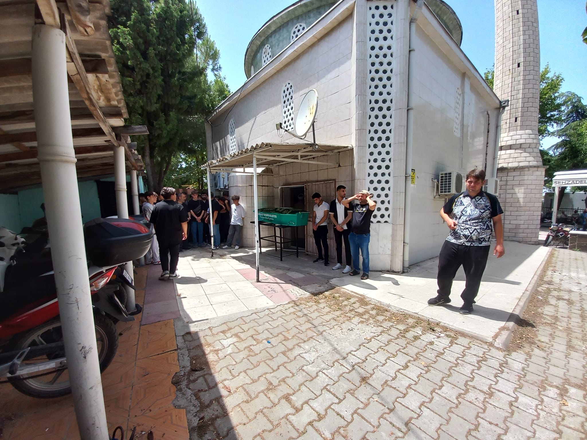 Manisa'da kazada hayatını kaybeden 16 yaşındaki lise öğrencisi toprağa verildi