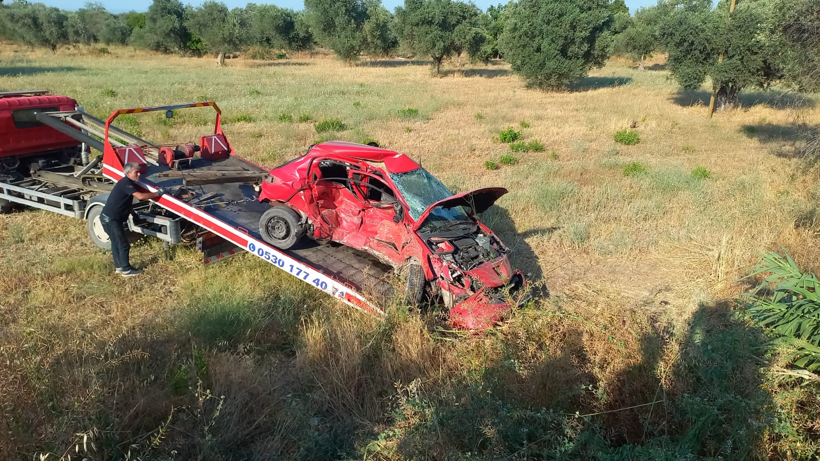 Manisa'da eski Muradiye yolunda feci kaza! 2 yaralı