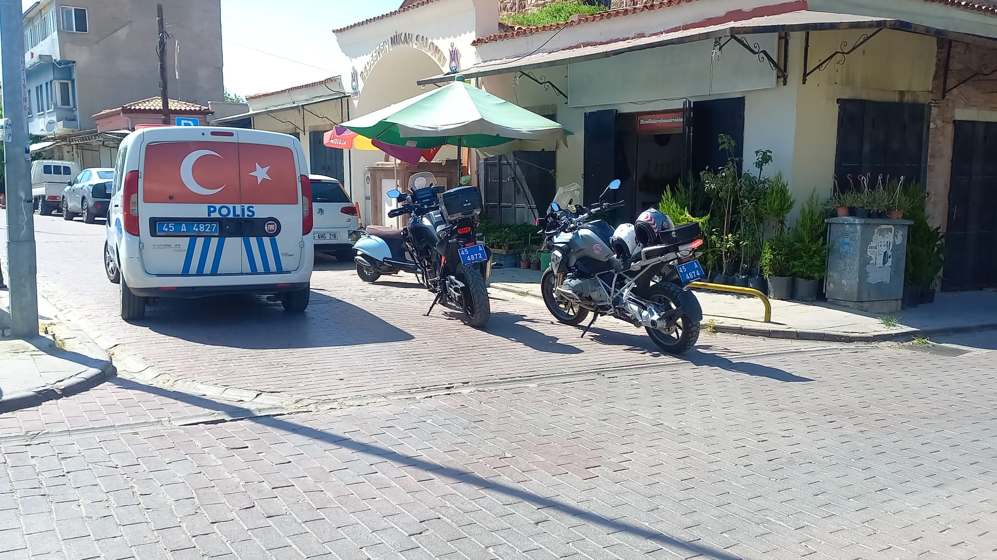 Manisa'da şüphelinin üzerinden ruhsatsız tabanca ele geçirildi-2