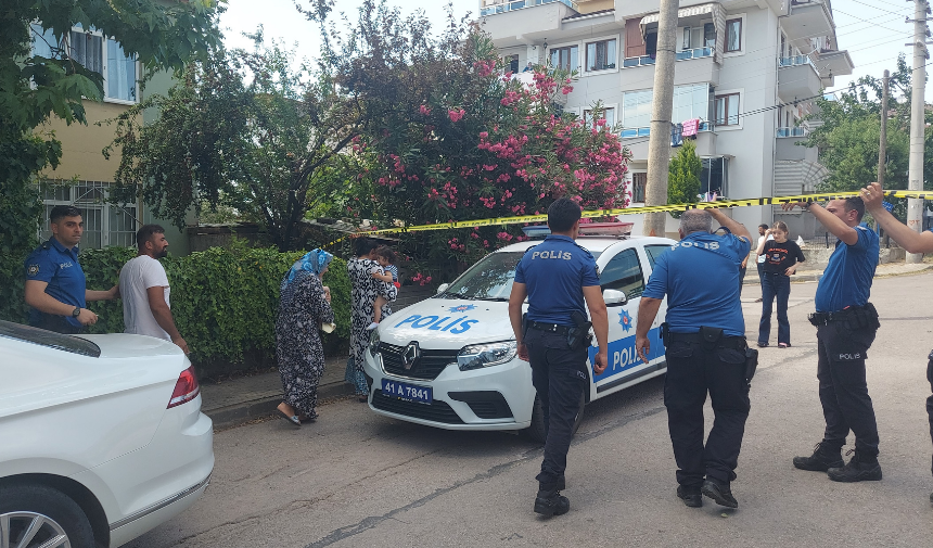 Eşine Sinirlendi! 2 Bebeğini Rehin Aldı 22
