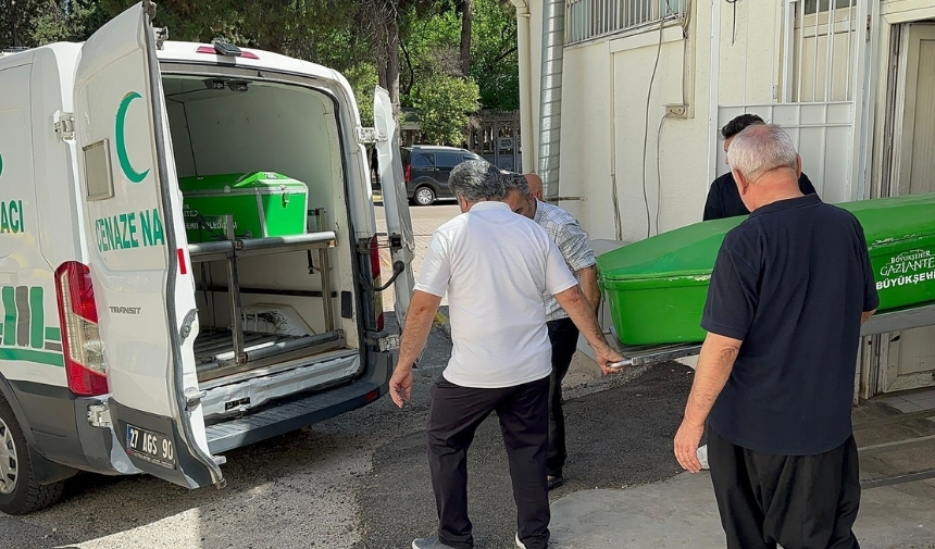Otomobilin Çarptığı Kadın Hayatını Kaybetti! (2)