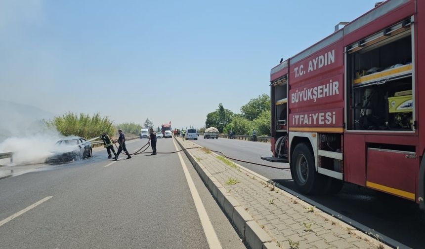 Seyir Halindeki Otomobil Alev Alev Yandı! (1)