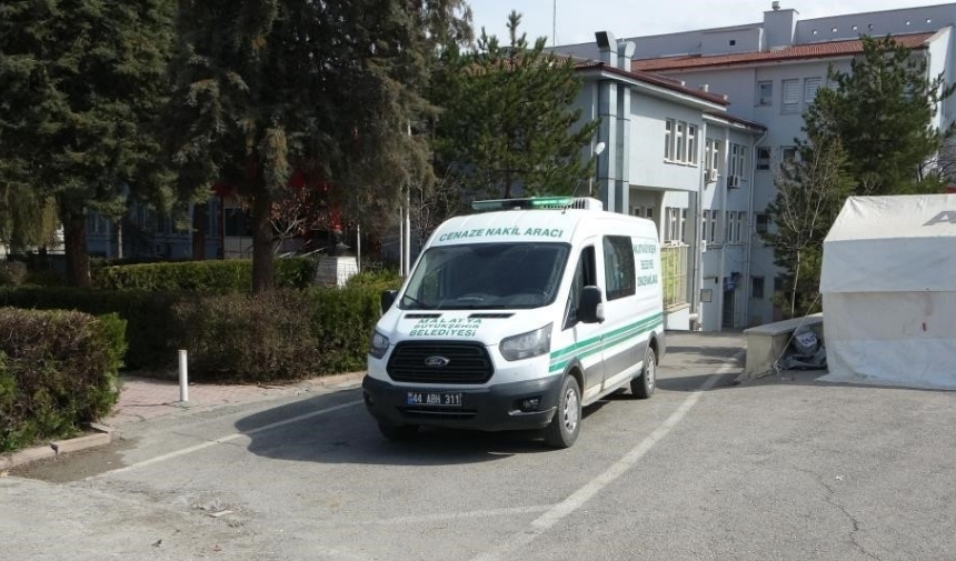 40 Yaşındaki Adam Akıma Kapılarak Can Verdi! (1)