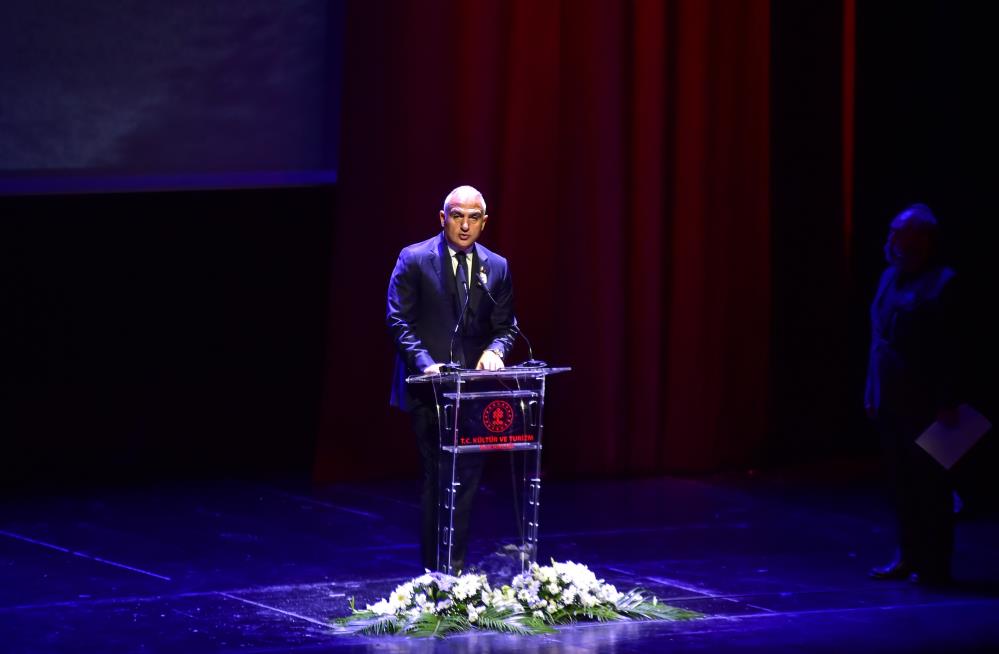 Kenan Işık'a  veda töreninde gözyaşları sel oldu