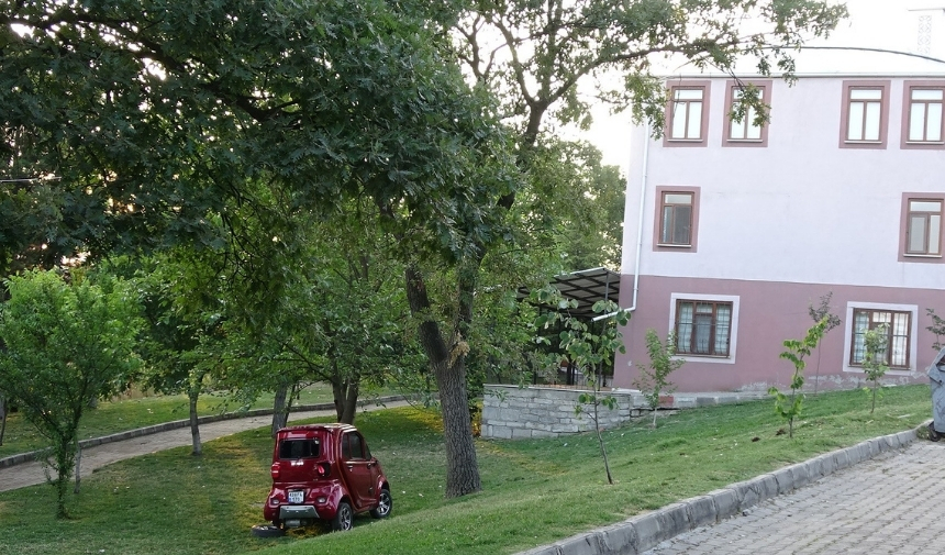 Elektrikli Araç Takla Attı 2 Yaralı! (2)