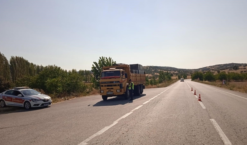 Manisa'da Aranan 13 Şahıs Trafik Denetiminde Yakalandı! (5)