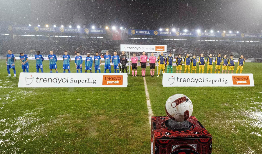 Çaykur Rizespor Fenerbahçe Ilk 11 Maç Kadroları Fred Çaykur Rizespor Maçında Oynayacak Mı 11