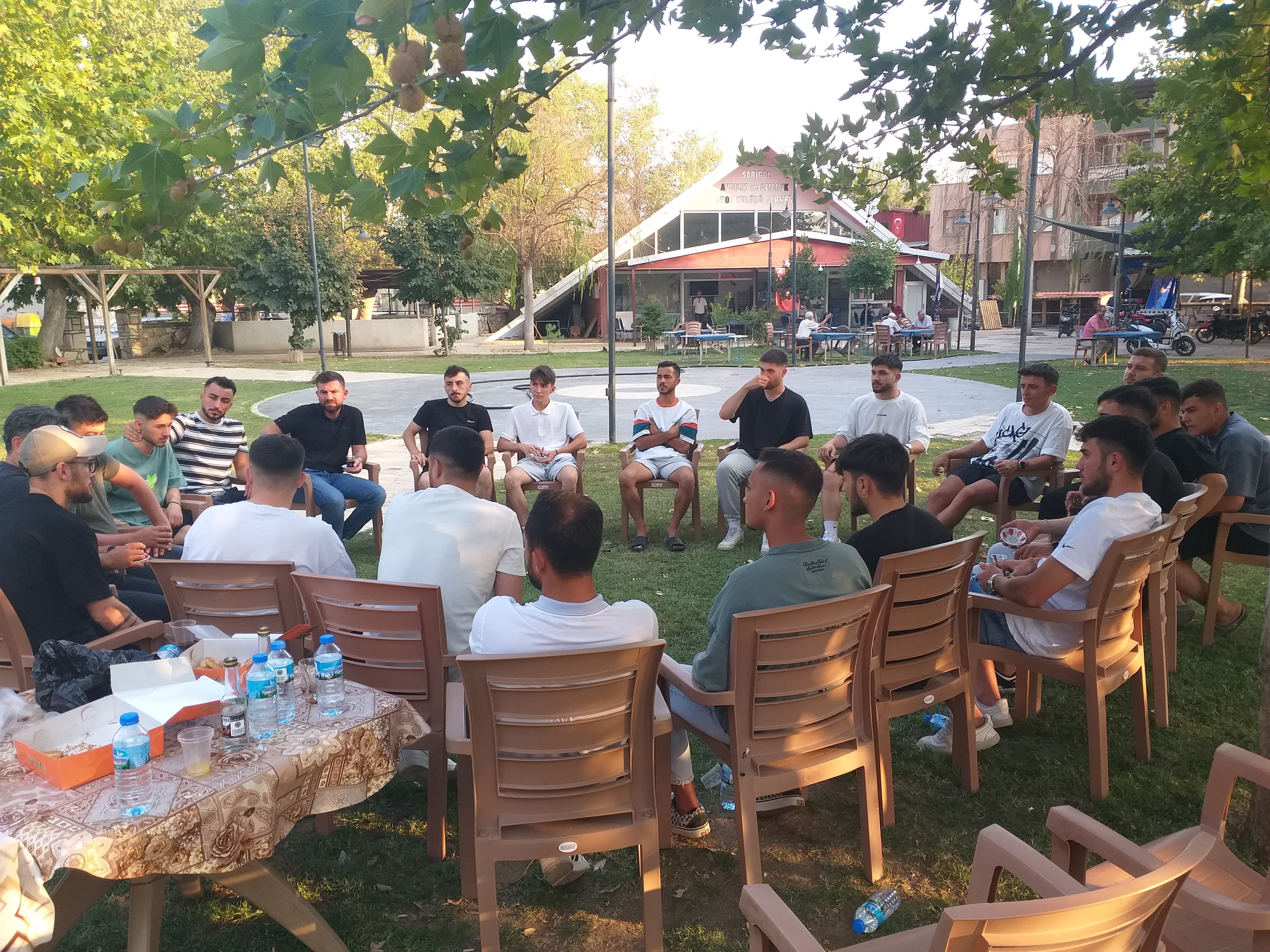 Sarıgöl Gençlerbirliği Belediyespor'da sezon öncesi buluşması-3