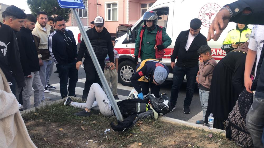 Kontrolden çıkan otomobil yayalara çarptı: 1 ölü 2 yaralı