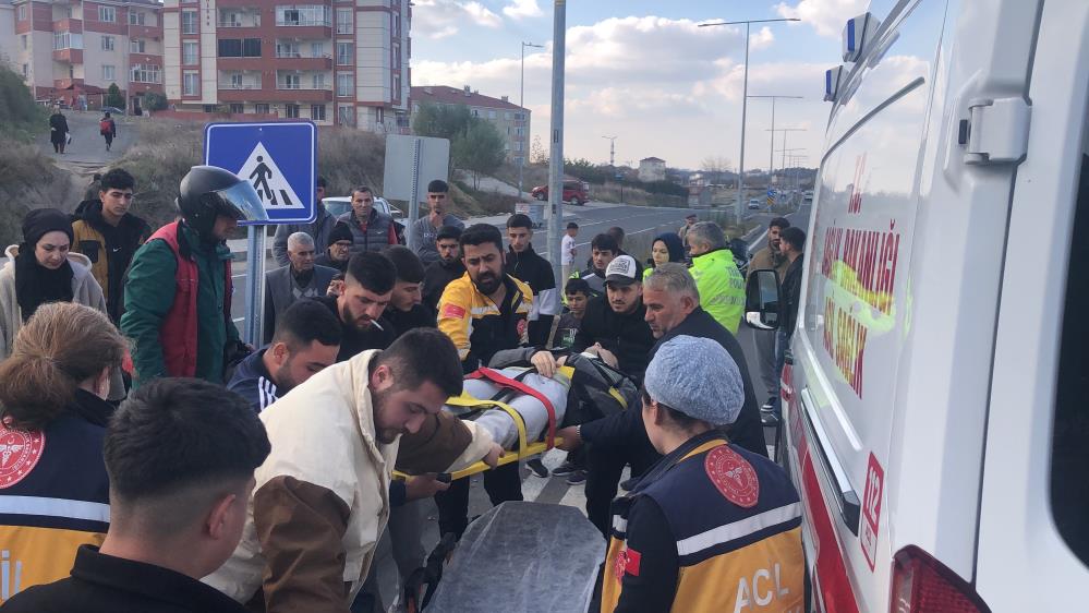 Kontrolden çıkan otomobil yayalara çarptı: 1 ölü 2 yaralı-1