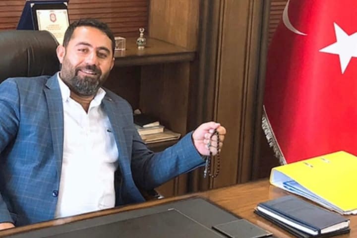 Samsun'da 16 yaşındaki çocuk, babasının başından vurarak ağır yaraladı-1