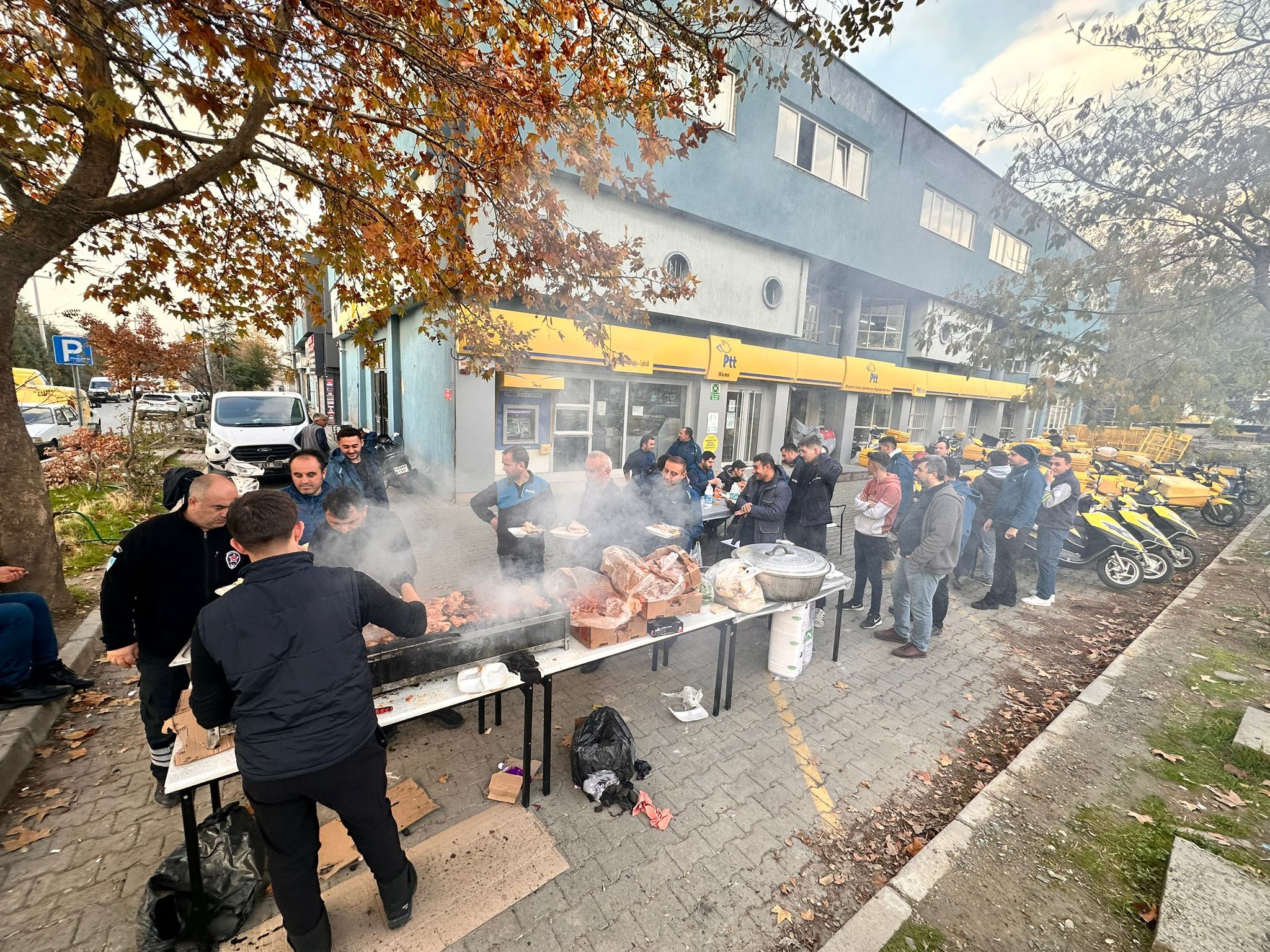 Manisa Ptt'de Personel Motivasyonu İçin Mangal Partisi! (3)