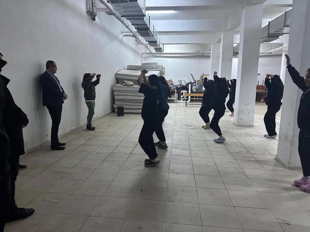 Sarıgöl Kaymakamı Halil Dalak'tan Halk Eğitim kursiyerlerinin sorunlarını dinledi-1