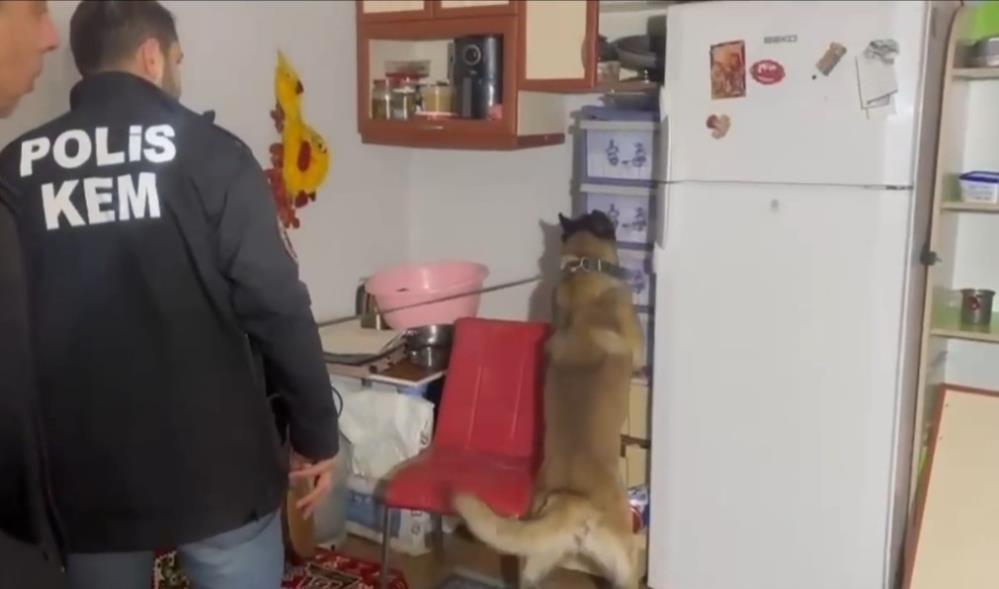 Kütahya'da eş zamanlı uyuşturucu operasyonu: 5 kişi tutuklandı