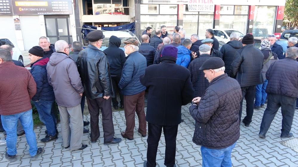 66 yaşındaki adamın boynundan iple asılmış halde cesedi bulundu-1