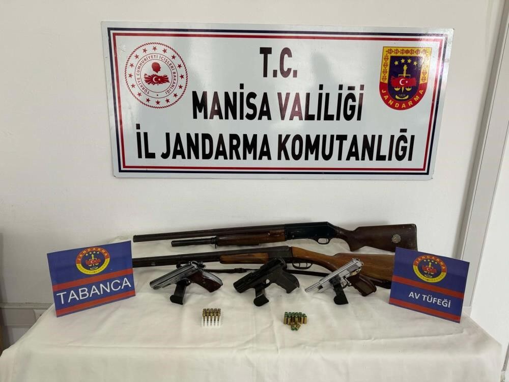 Salihli'de jandarma zehir tacirlerine göz açtırmıyor