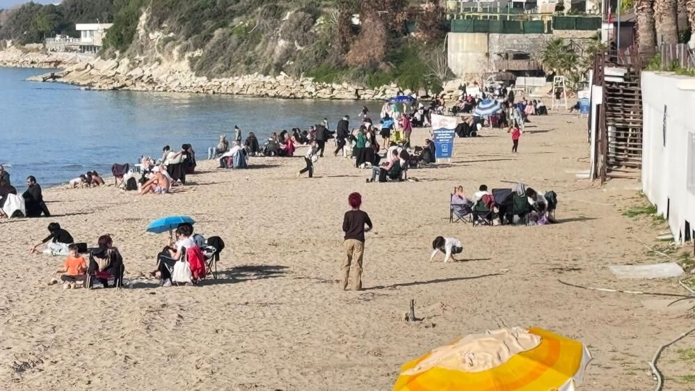 Aydın'da güneşi gören vatandaşlar denizin ve kumsalın tadını çıkardılar