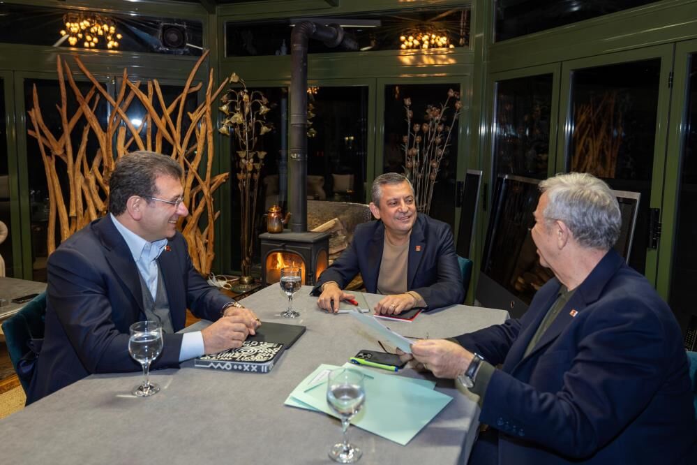CHP Genel Başkanı Özel, İmamoğlu ve Yavaş ile görüştü-1