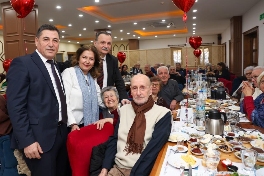Manisa'da 40 yılı aşan aşklar gençlere ilham oldu