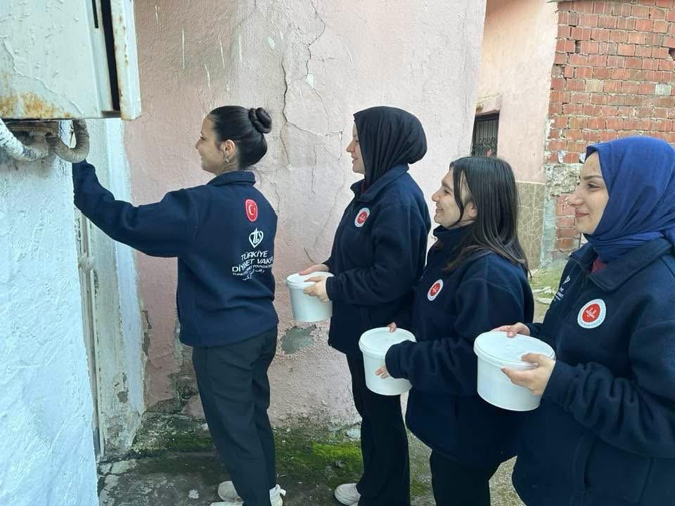 27A9B8B8 60F8 46Bc Bef4 0Ce0026A81B0