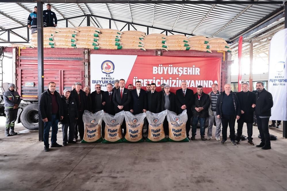 Başkan Çavuşoğlu üreticinin yüzünü güldürmeye devam ediyor